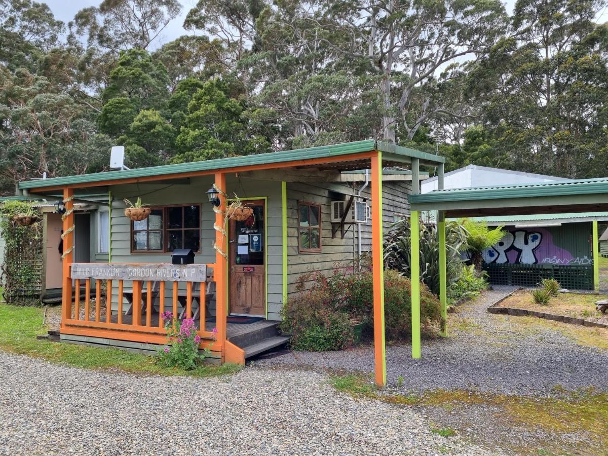 Strahan Backpackers Luaran gambar