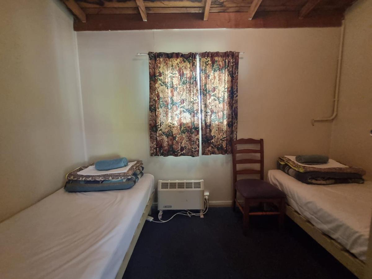 Strahan Backpackers Luaran gambar
